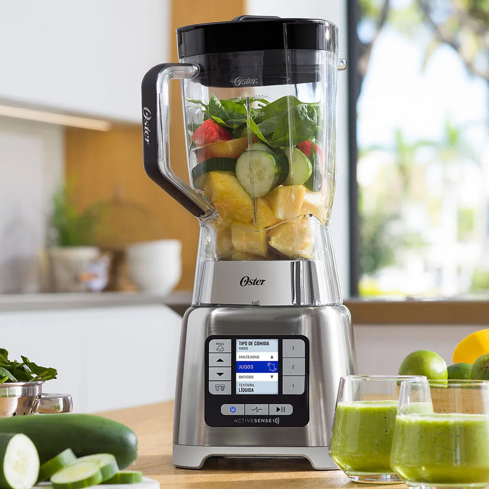 Licuadora Oster® ActiveSense™ con procesador de alimentos y Blend-N-Go BLSTTDTNBGF